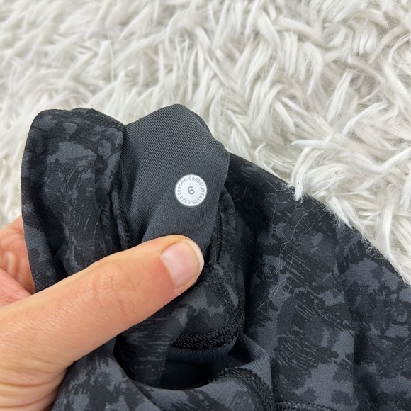 Lululemon Align Crop *21" Wild Thing Camo Deep Coal Multi - Picture 5 of 5